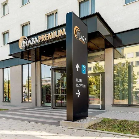 Hotel Plaza Premium 4*