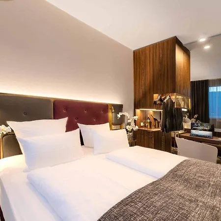 Plaza Premium Hotel Munich