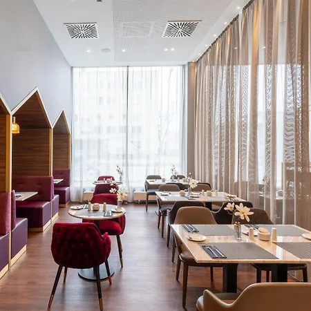Hotel Plaza Premium 4*