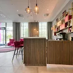 Plaza Premium Hotel 4*