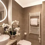 Hotel Plaza Premium 4*