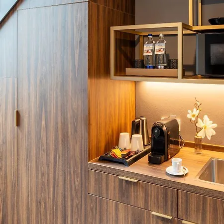 Plaza Premium 4* Мюнхен