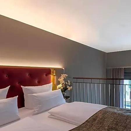 Plaza Premium 4* Mnichov