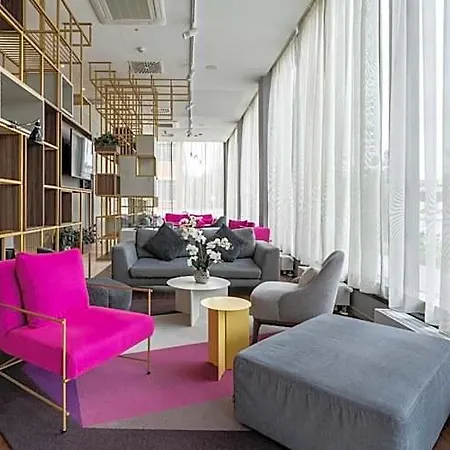 Plaza Premium Hotel 4*