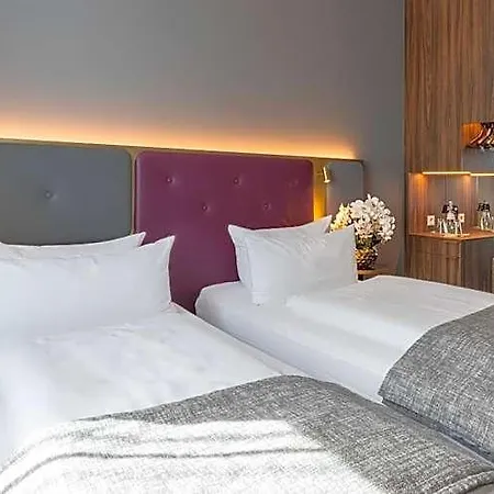 Plaza Premium 4* Mnichov