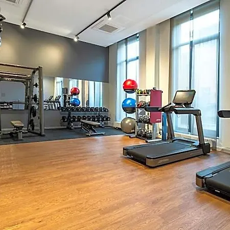 Plaza Premium Hotel 4*