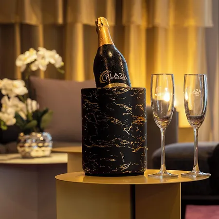 Hotel Plaza Premium 4*