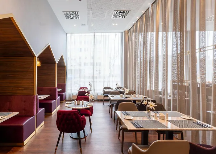 Hotel Plaza Premium 4*